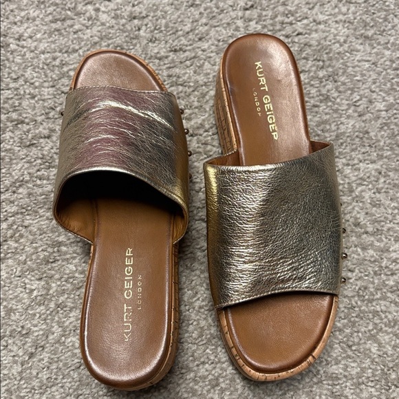 Kurt Geiger 'London Maci' Metallic Flatform Sandals with a cork platform sole - Picture 4 of 12